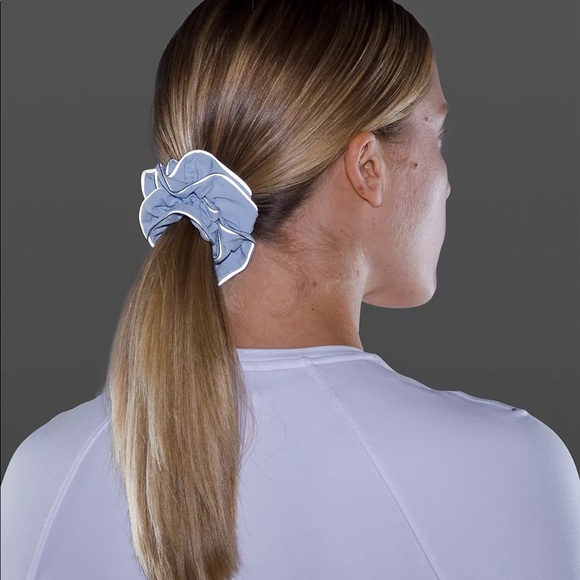 NWT LULULEMON Light Locks Scrunchie - Picture 13 of 16